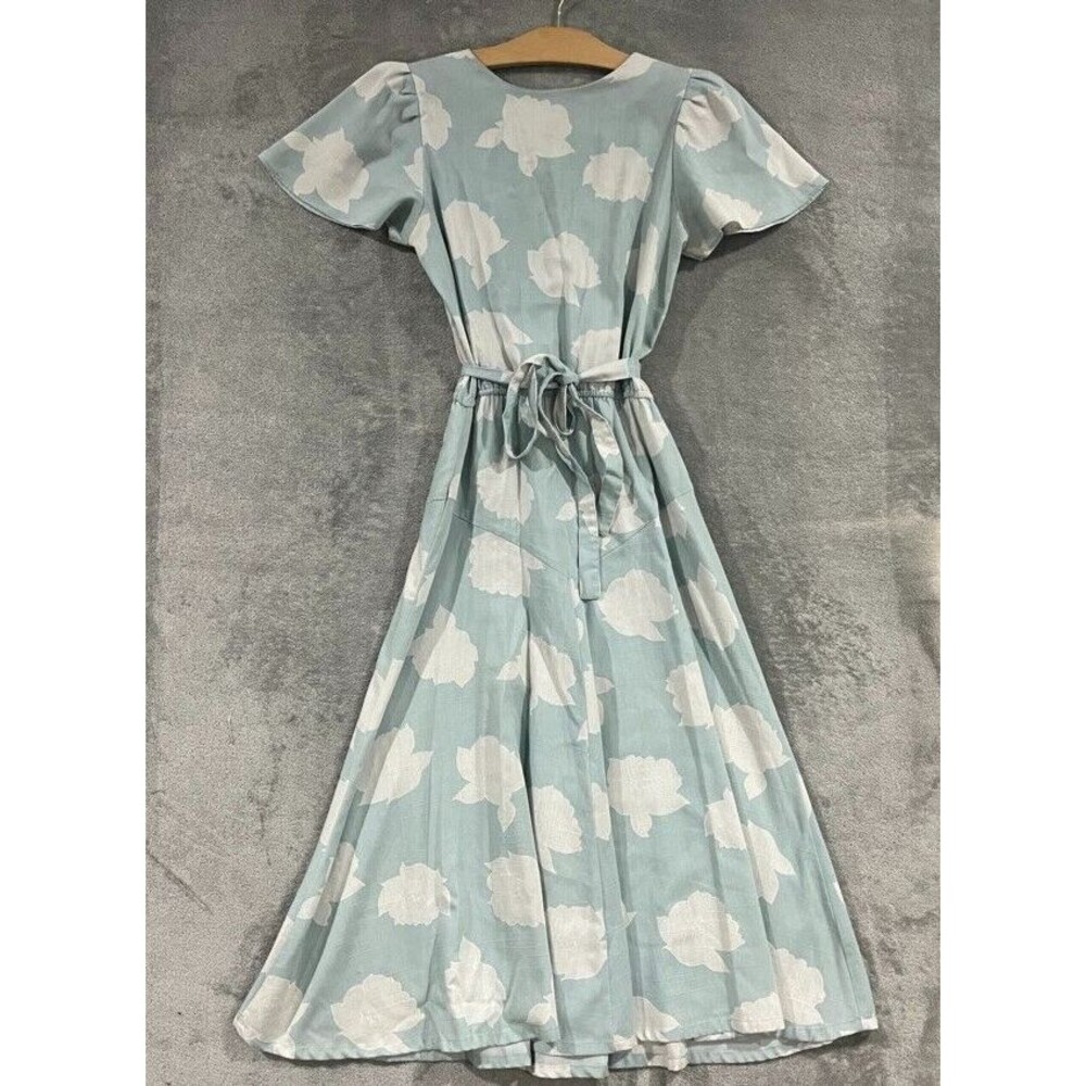 Elegant Blue Floral Dress